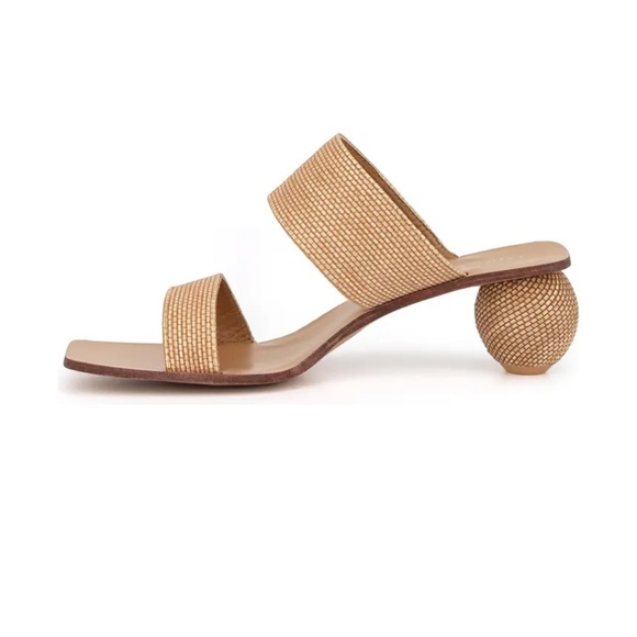 Womens Sandals size 7; Torgeis Yara Orb Kitten Heel; Beige Woven SOLD OUT VHTF - Picture 3 of 6